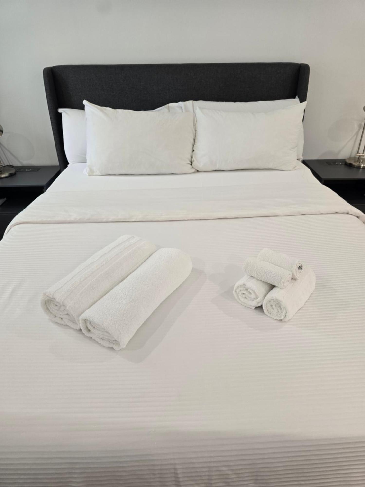 Beautiful Boston Bedroom - New Renovation 外观 照片